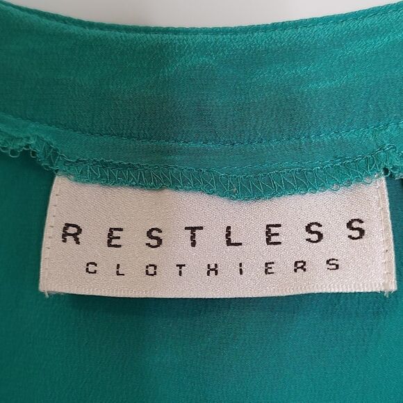 Restless Clothiers Silk Tank Green Size M - Picture 3 of 8